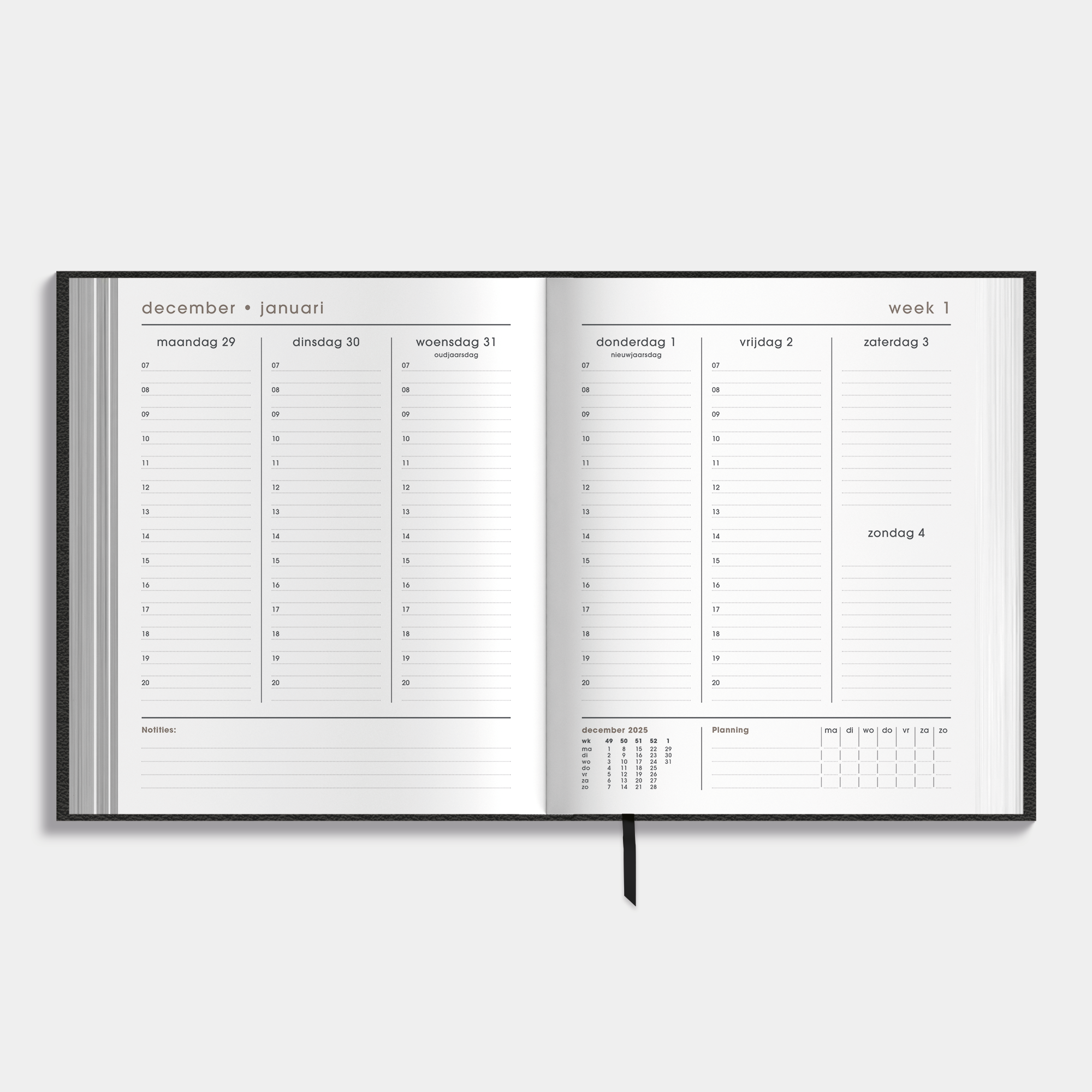 Afsprakenagenda 2026 A5+ formaat met zwarte lederlook afwerking – binnenwerk met weekoverzicht inclusief tijdsaanduiding en ruimte voor notities.