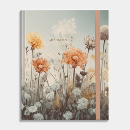 Afsprakenagenda 2026 A5+ formaat met veldbloemenprint, harde cover en elastische sluiting – vooraanzicht.