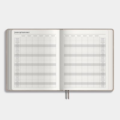 leefstijlplanner 2026 met flexibele suèdelook coverafwerking – binnenwerk met jaarplanner.