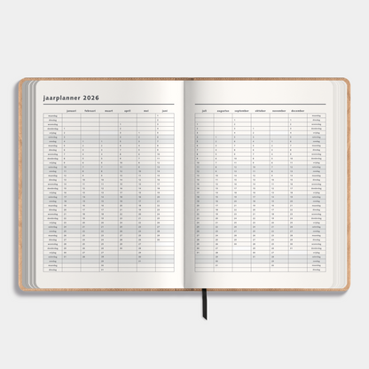 Weekplanner 2026 A4 met flexibele bruine washed craft coverhoes – binnenwerk met jaarplanner.