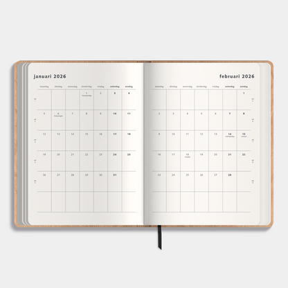 Weekplanner 2026 A4 met flexibele bruine washed craft coverhoes – binnenwerk met maandplanner.