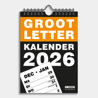 grootletter weekkalender 2026 in A5 formaat met extra grote letters en cijfers met metalen spiraal – vooraanzicht met voorblad.