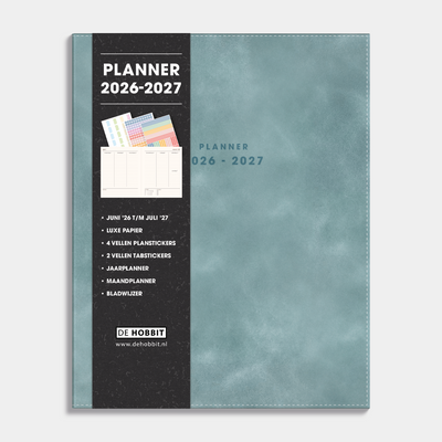 Luxe weekplanner 2026-2027 in A5+ formaat met een flexibele cover die is afgewerkt in blauwgrijs suèdelook – vooraanzicht met informatieve banderol.