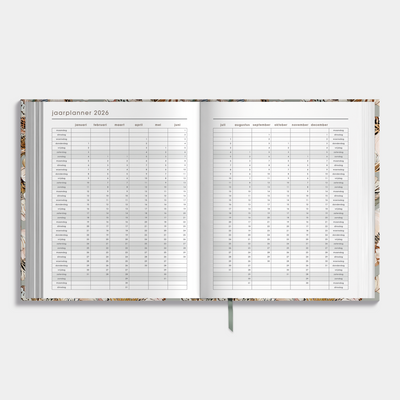 luxe weekplanner 2026 met print van tijgerlelies – binnenwerk met jaarplanner.