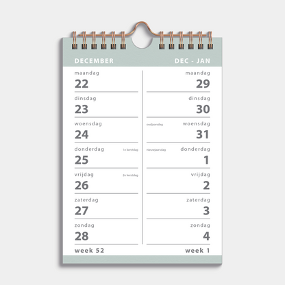Spiraalkalender 2026 met 2 weeks overzicht in A5 formaat, uitgevoerd met grijsgroene accenten en een koperkleurige metalen spiraal en hanger – binnenwerk met 2 weeks overzicht.